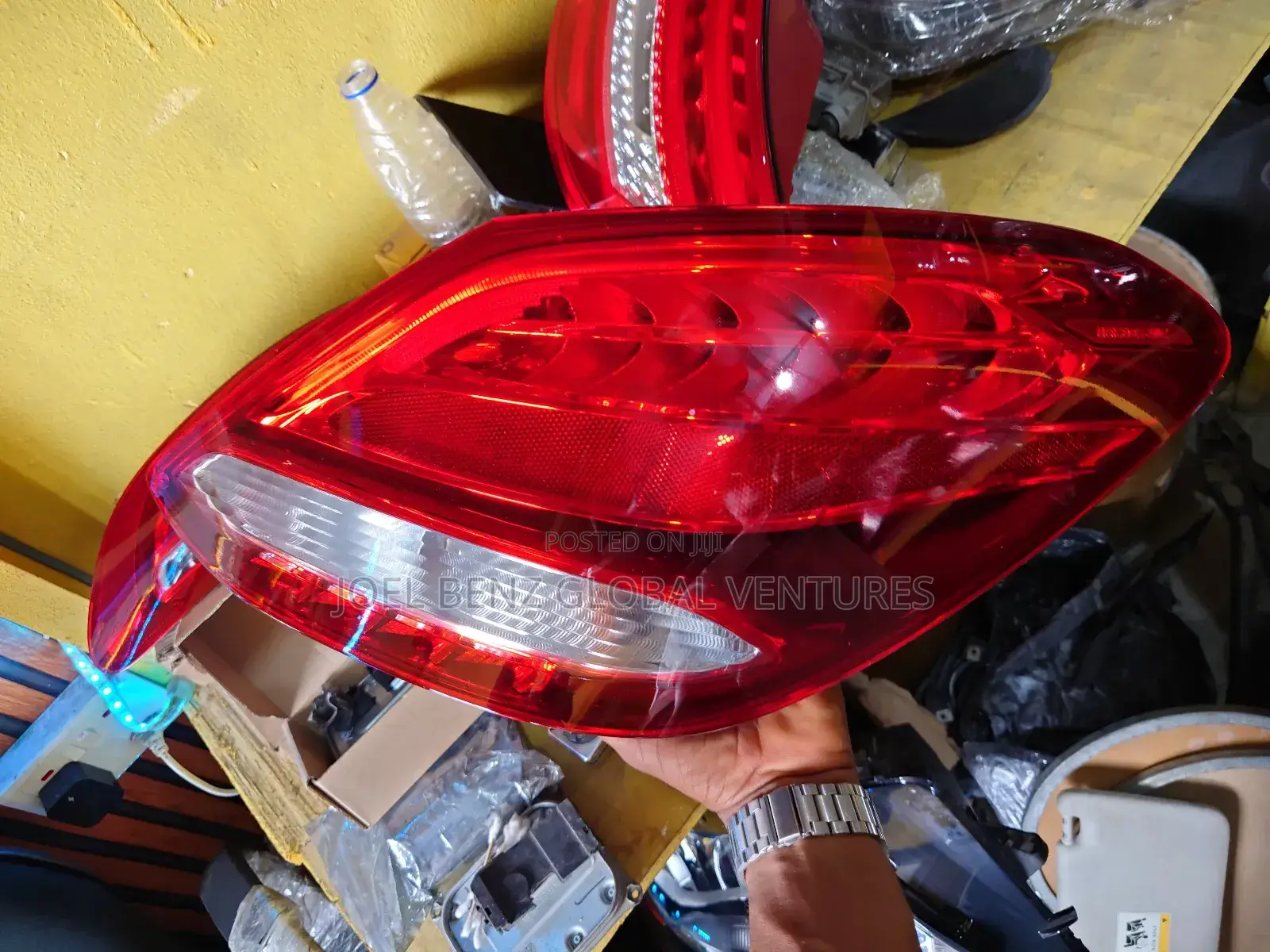 C300 2015 Right Side Back Lights