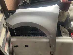 Toyota Pontiac Vibe Fender Left ( Body Spare Parts)