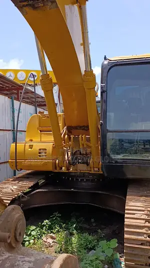 Clean First Grade Caterpillar Excavator 320c