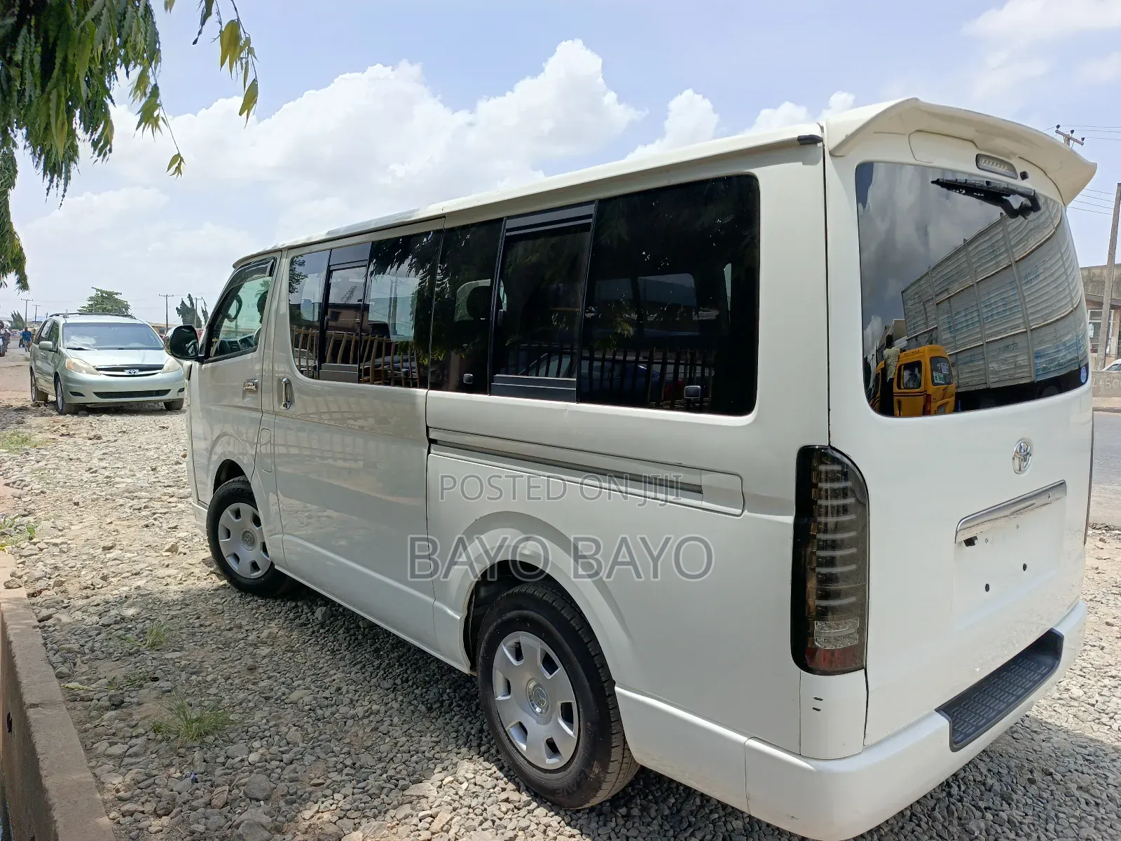 Toyota HiAce 2010 White