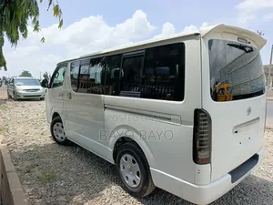 Toyota HiAce 2010 White
