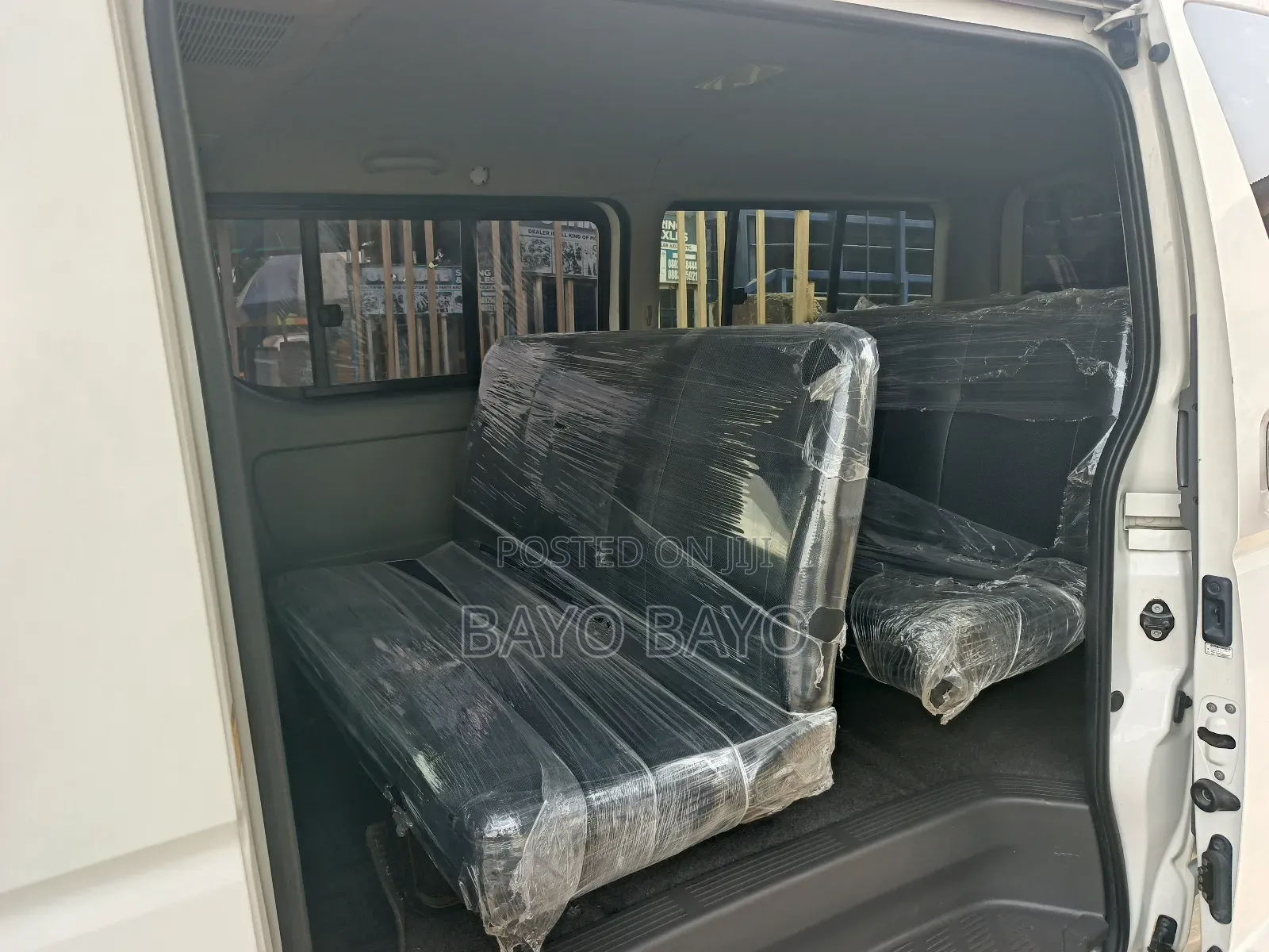 Toyota HiAce 2010 White