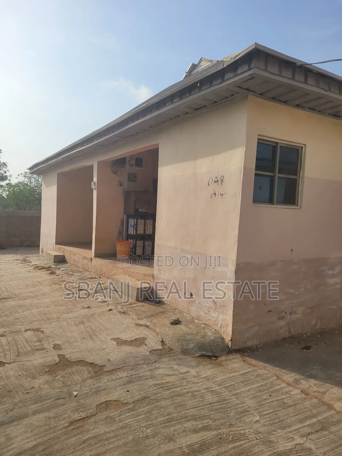 21 Hostel Rooms Self Contained for Sale