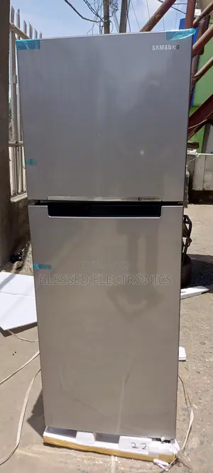 Photo - Samsung 305l Refrigerator