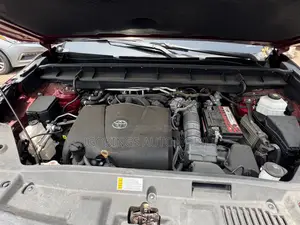 Toyota Highlander XLE 2021 Red