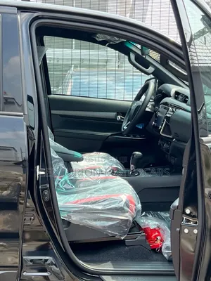 New Toyota Hilux 2025 Black