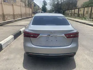 Toyota Avalon XLE FWDSedan (3.6L 6cyl 6A) 2016 Silver