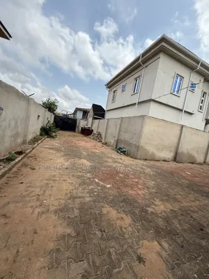 4bdrm Bungalow in Happy Way Estate, Baruwa for sale