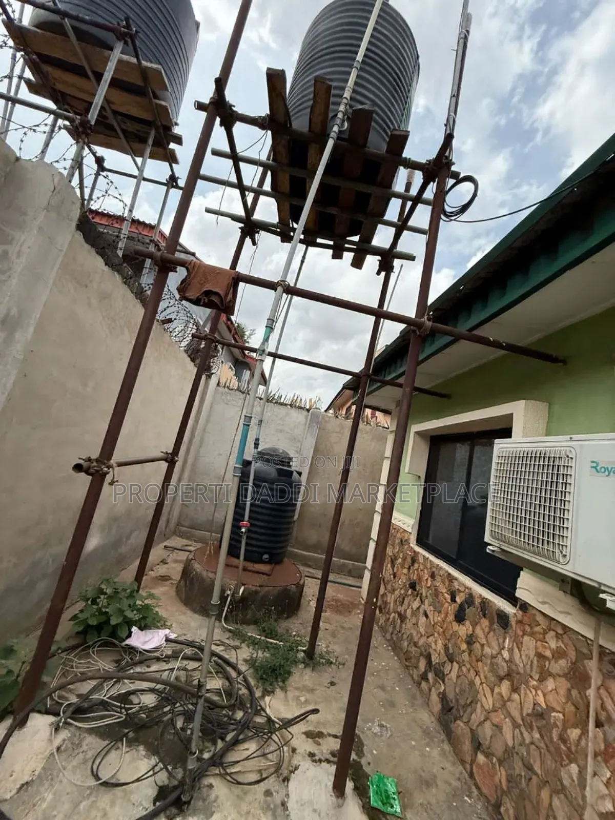 4bdrm Bungalow in Happy Way Estate, Baruwa for sale