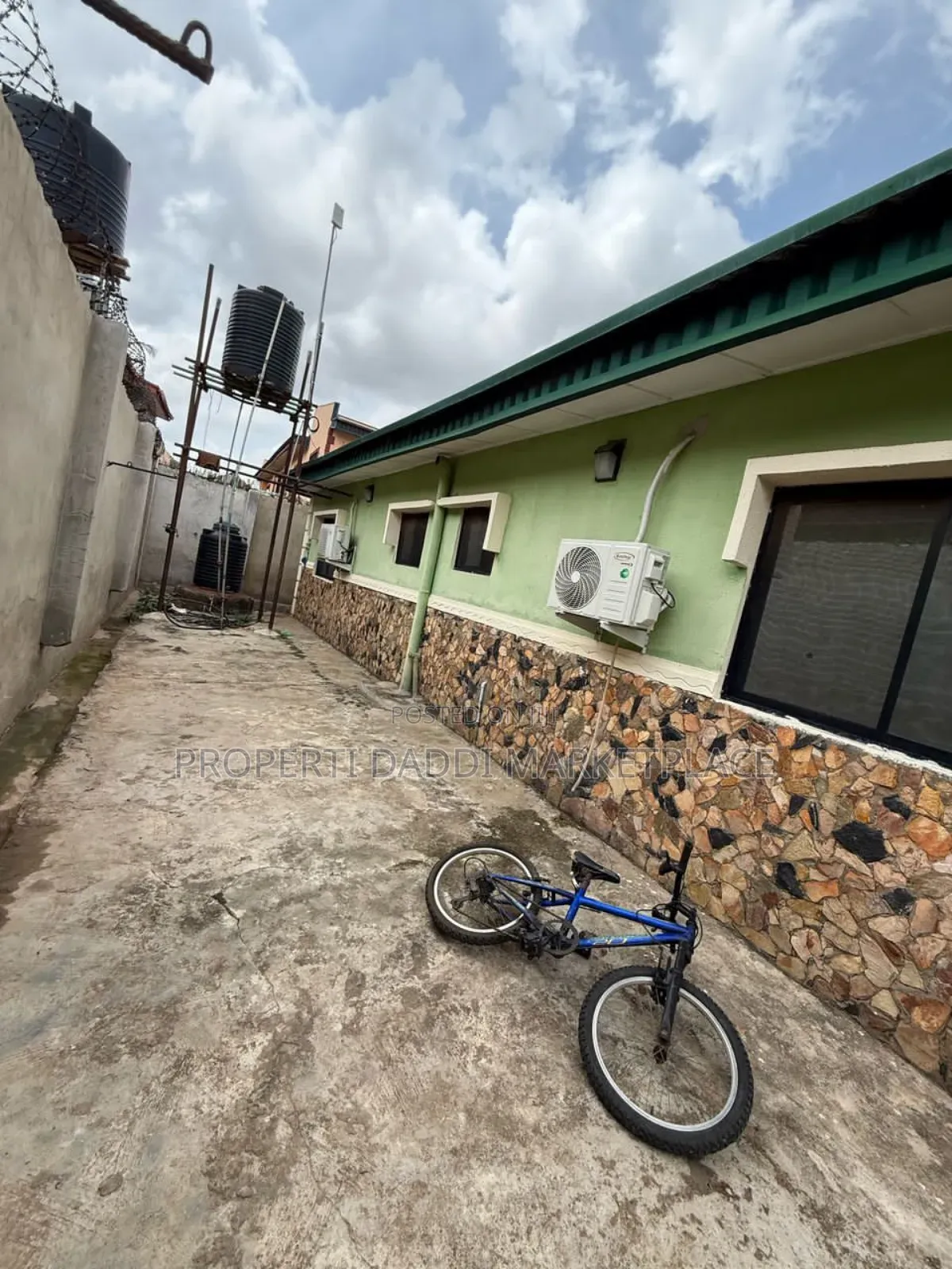 4bdrm Bungalow in Happy Way Estate, Baruwa for sale