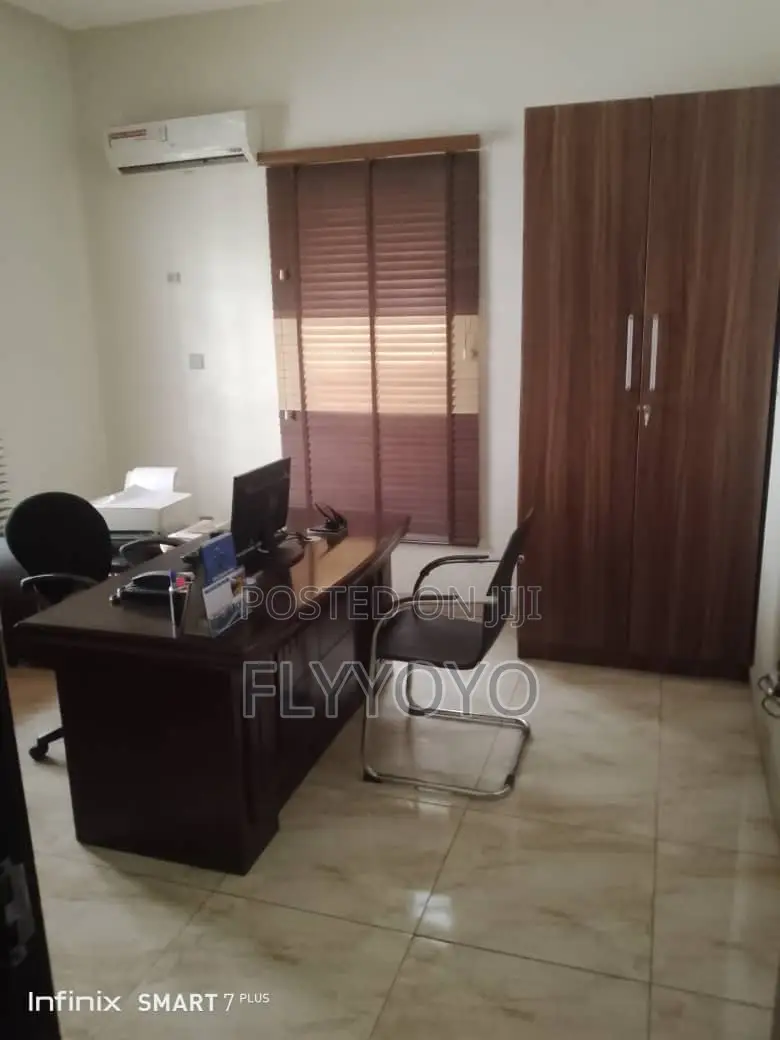 Shared Office Space to Let