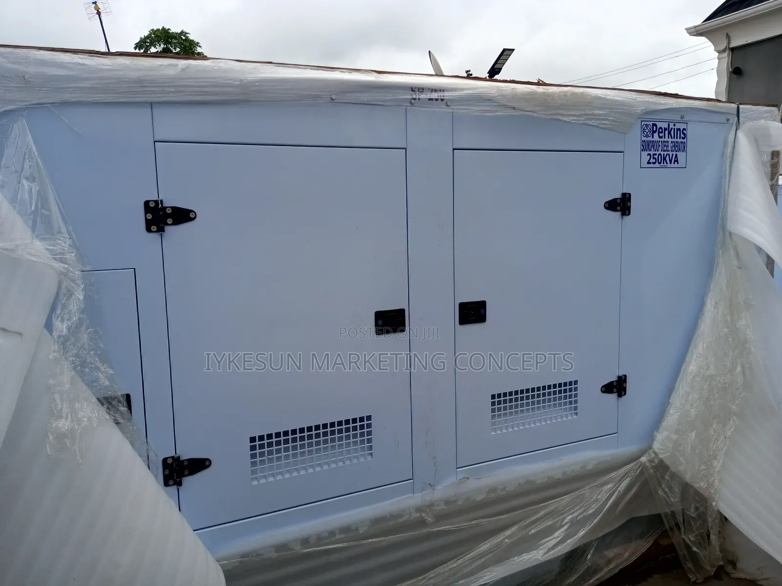 250kva Perkins Diesel Generator Soundproof
