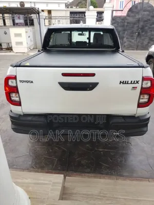 New Toyota Hilux 2025 White