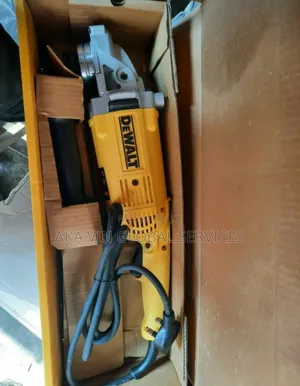 Dewalt 9 Inch Angle Grinder 6,500 RPM 4hp Dwe4519