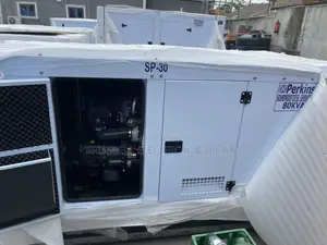 Superb England Perkins Soundproof Diesel Generator 80kva