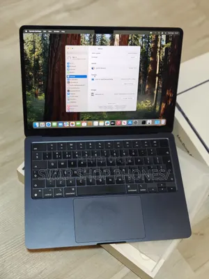 Laptop Apple MacBook Air 2022 M2 8GB Apple M2 SSD 512GB