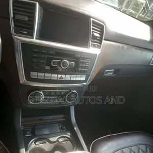 Mercedes-Benz GL-Class 550 2016 White