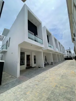 3bdrm Duplex in Chevron for sale