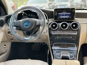 Mercedes-Benz C300 2016 Blue