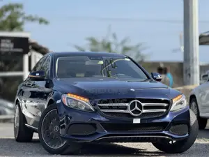 Mercedes-Benz C300 2016 Blue