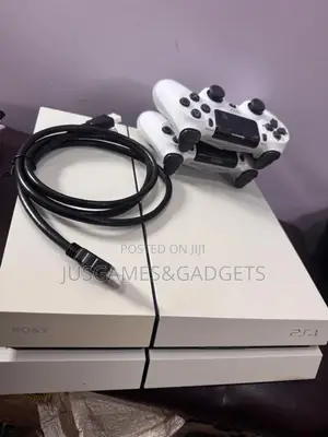 White Playstation 4 Console and Pads