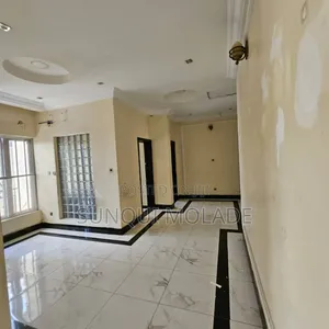 5bdrm Duplex in Magodo Phase 2 for rent