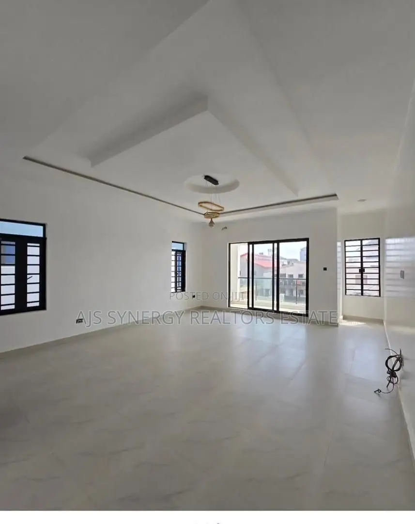 Furnished 4bdrm Duplex in Lekki for sale
