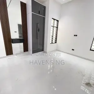 5bdrm Duplex in Lekki Phase 1 for sale
