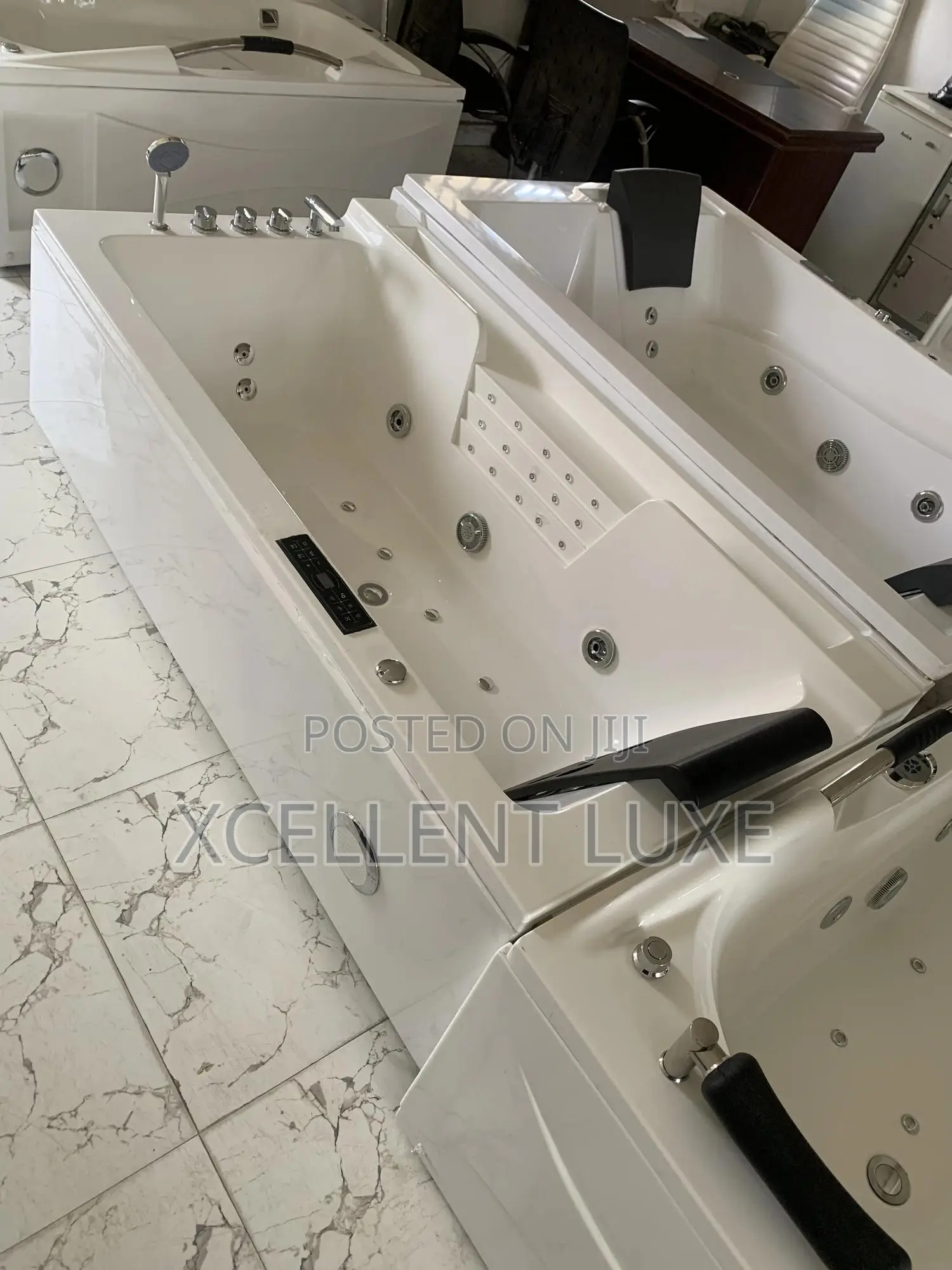 Jacuzzi Massage Bathtub With 1hp Pump (Single Person)
