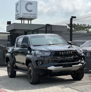 New Toyota Hilux 2024 Black