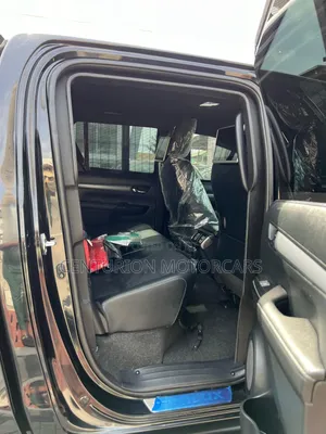 New Toyota Hilux 2024 Black