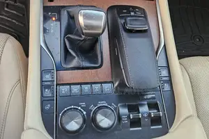 Lexus LX 570 AWD 2017 Gold