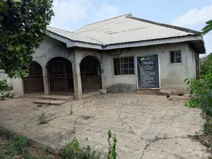 4bdrm House in Oko Afo for sale