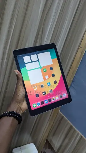 Apple iPad 9.7 128 GB Silver