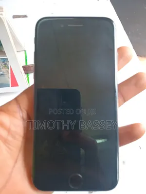 Photo - Apple iPhone 8 64 GB Black