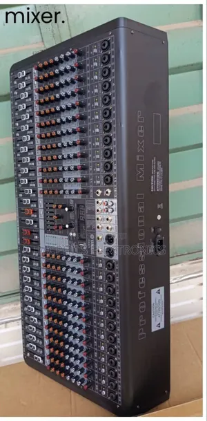 Yamaha Eas-24 Professional Mixer