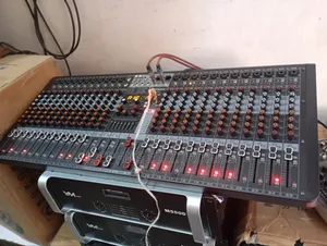 Yamaha Eas-24 Professional Mixer