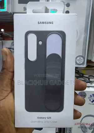 Samsung S25 Silicone Pouch