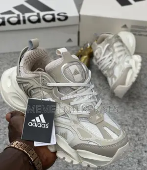 Adidas Sneakers 