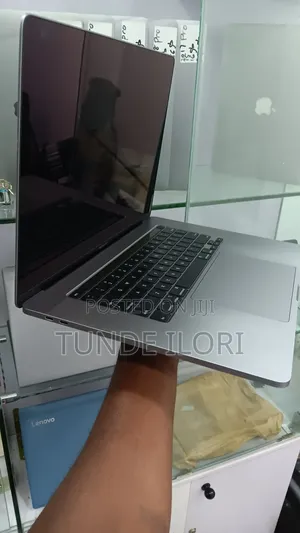 Laptop Apple MacBook Pro 2019 32GB Intel Core I7 SSD 512GB
