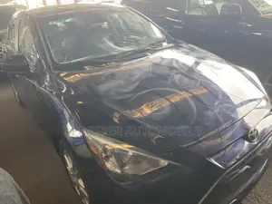 Toyota Yaris L Hatchback 3dr 2016 Blue