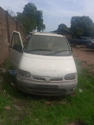 Photo - Nissan Vanette 1997 White