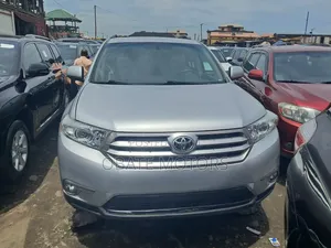 Toyota Highlander Limited 3.5l 4WD 2013 Silver