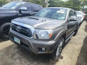 Toyota Tacoma Double Cab V6 2012 Brown
