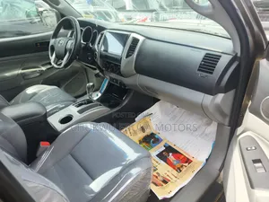 Toyota Tacoma Double Cab V6 2012 Brown