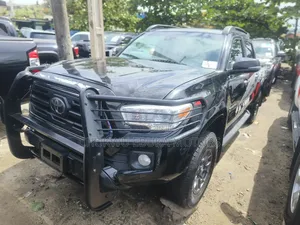 Toyota Tacoma SR5 2019 Black
