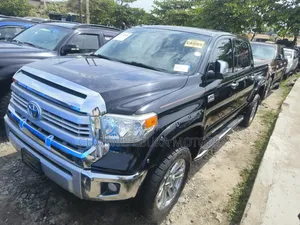 Toyota Tundra Platinum 5.7L V8 4x4 CrewMax 5.6 ft. box 145.7 in. WB