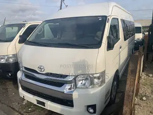 Toyota HiAce 2017 White
