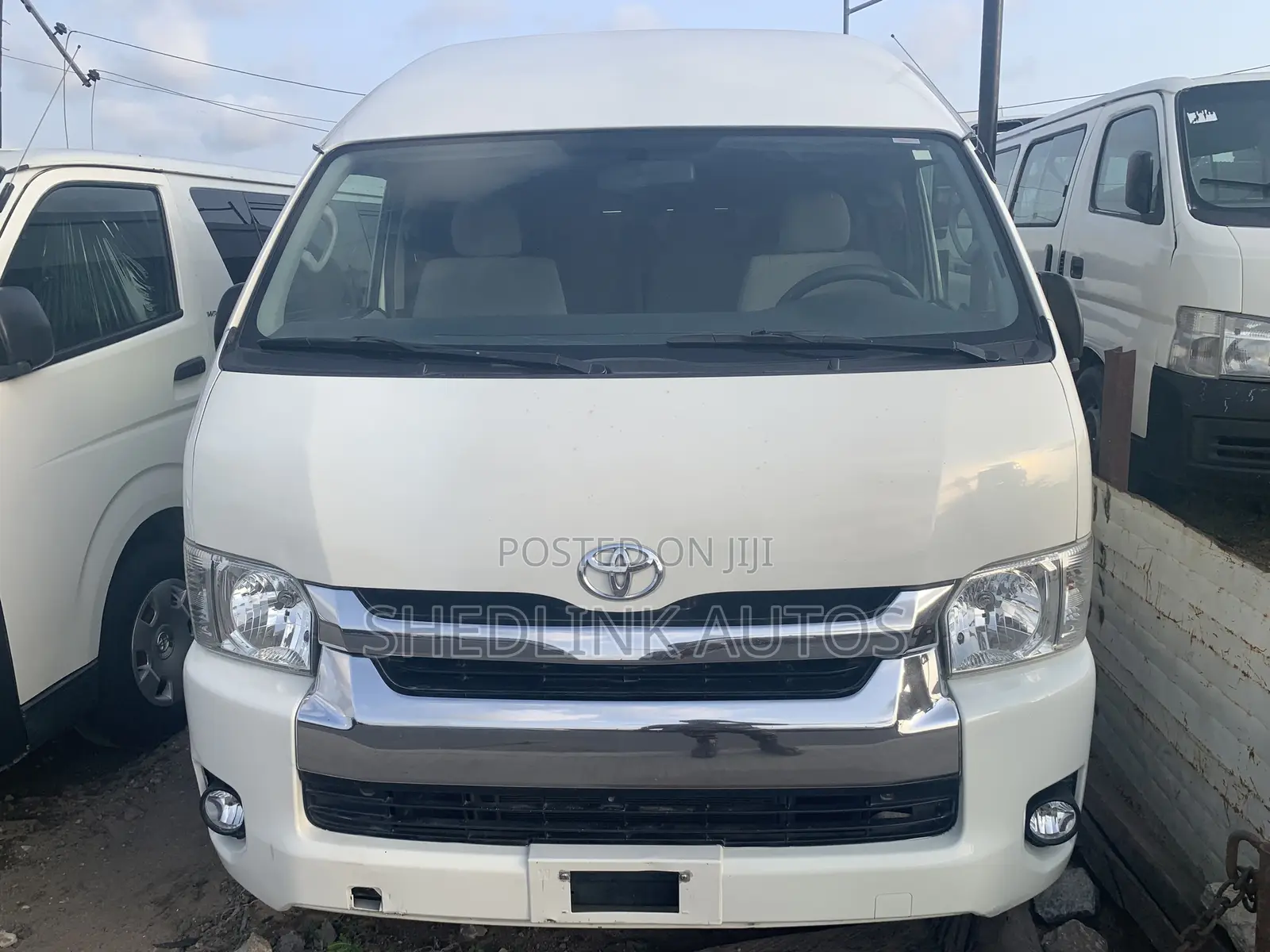 Toyota HiAce 2017 White