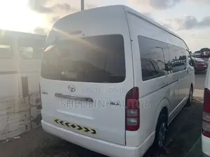 Toyota HiAce 2017 White